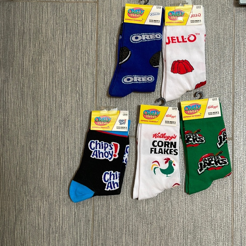 Brand New 5 pairs of socks for Men fits size 6-12